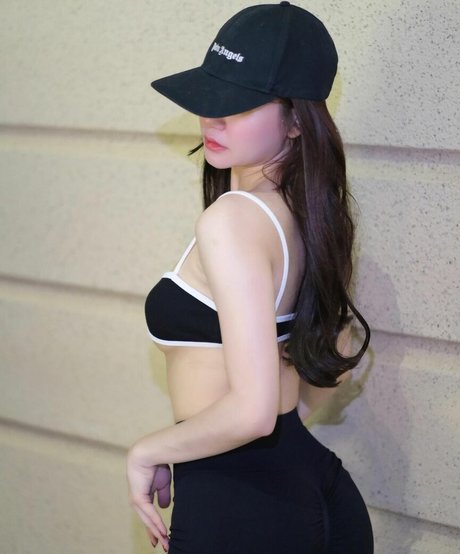 Foto desnuda filtrada de OnlyFans de Ponypony1225