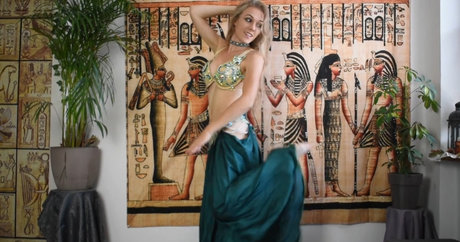 Belly Dancer Lisa