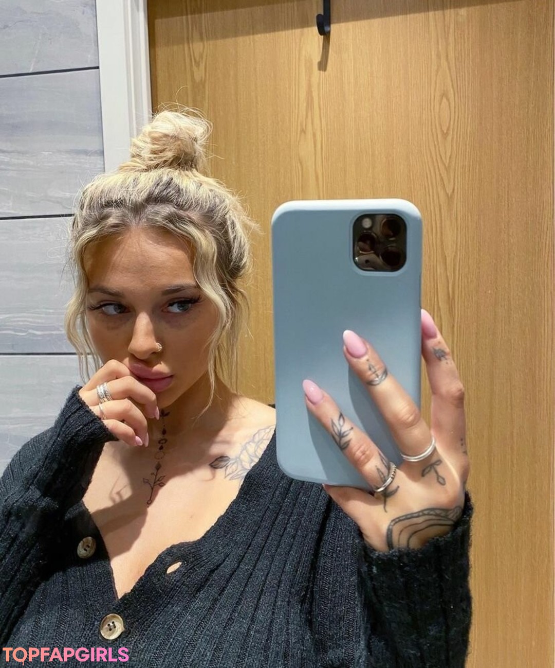 Foto desnuda filtrada de OnlyFans de Angelika Kramer #14 Foto desnuda filtrada de OnlyFans de Angelika Kramer #14