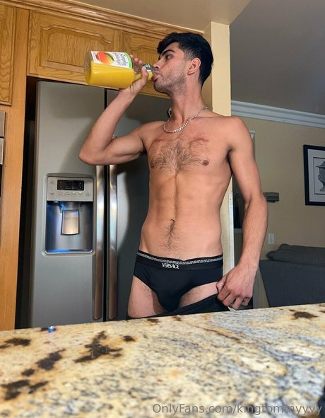Foto desnuda filtrada de OnlyFans de Kingtommyyyy
