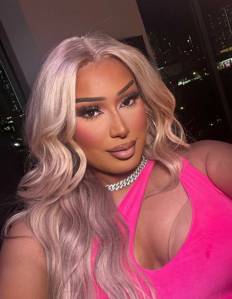 Alexistheedoll
