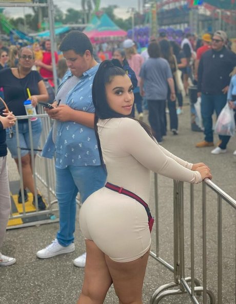 Theyfavoritegirl