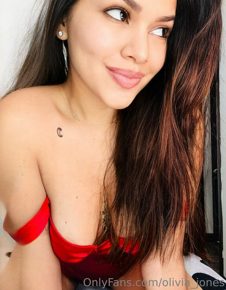 Oliviajones2
