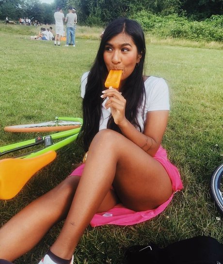 Foto desnuda filtrada de OnlyFans de Ash Sarkar