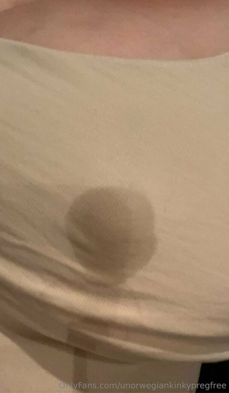 Foto desnuda filtrada de OnlyFans de Unorwegiankinkypregfree