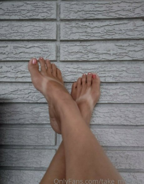 Foto desnuda filtrada de OnlyFans de Takemyfeet