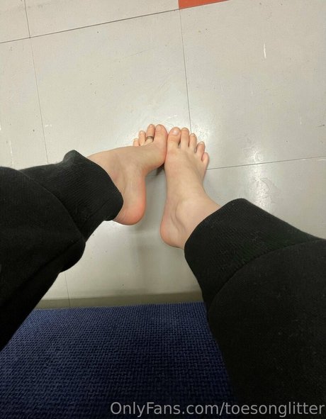 Foto desnuda filtrada de OnlyFans de Toesonglitter