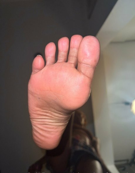 Foto desnuda filtrada de OnlyFans de Chocolatefeetbabe