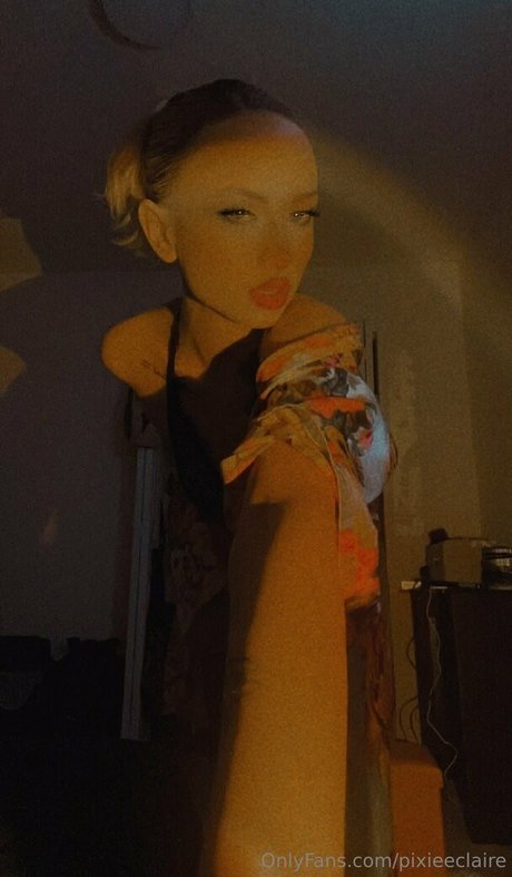 Foto desnuda filtrada de OnlyFans de Pixieeclaire