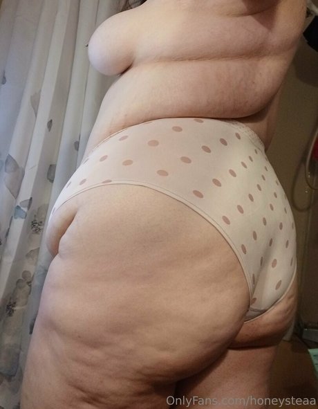 Foto desnuda filtrada de OnlyFans de Honeysteaa