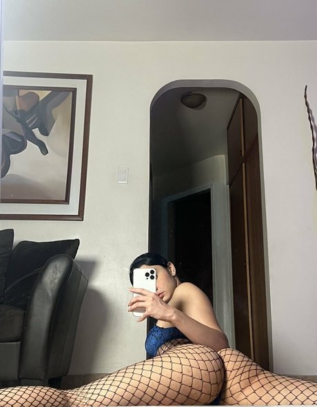 Foto desnuda filtrada de OnlyFans de Barbiland Asmr