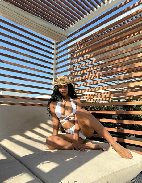 Thatgirlneya