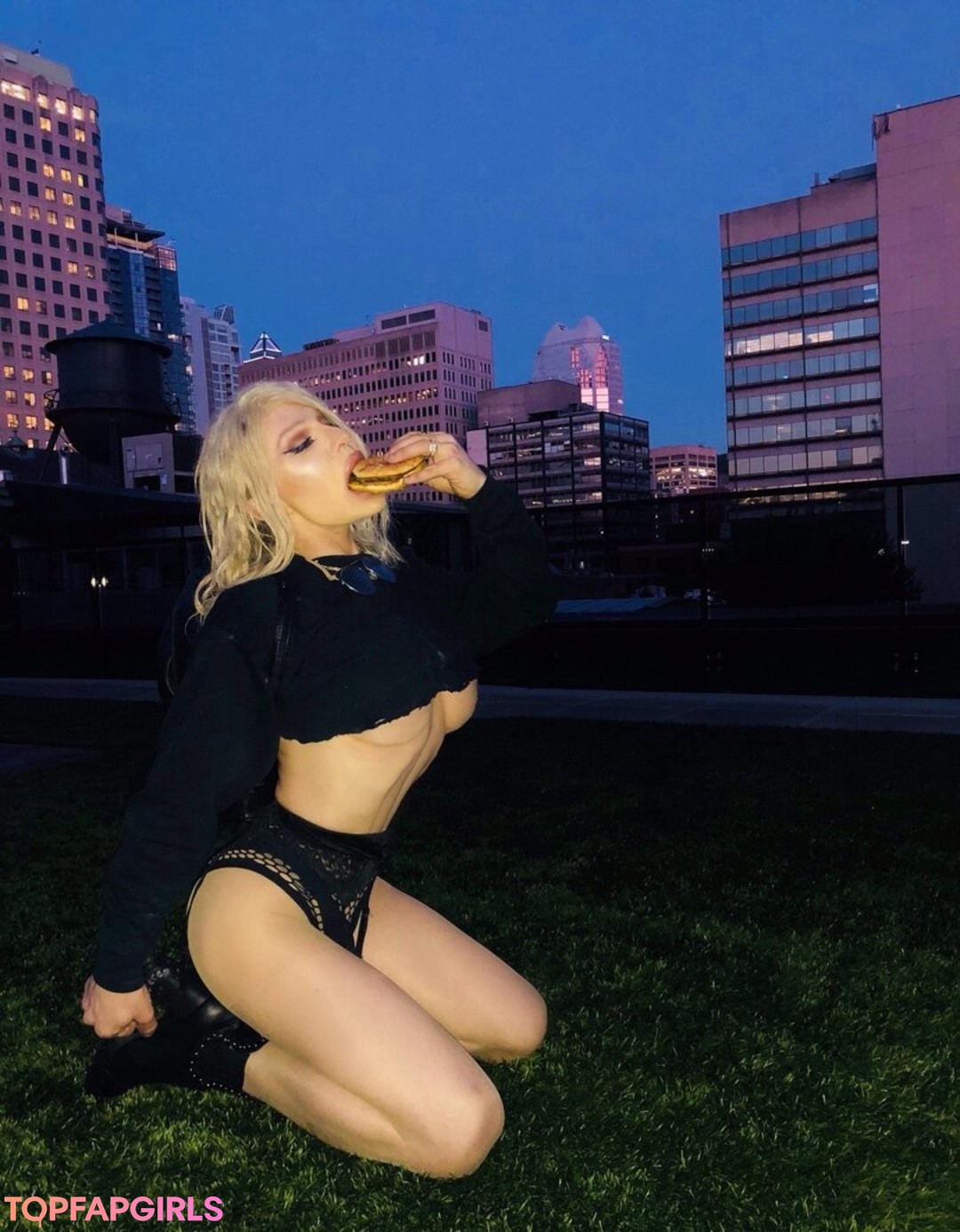 Foto desnuda filtrada de OnlyFans de Luvluvuxuluvluv #56 Foto desnuda filtrada de OnlyFans de Luvluvuxuluvluv #56