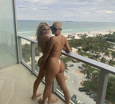 Foto desnuda filtrada de OnlyFans de Yourwifeylovesme
