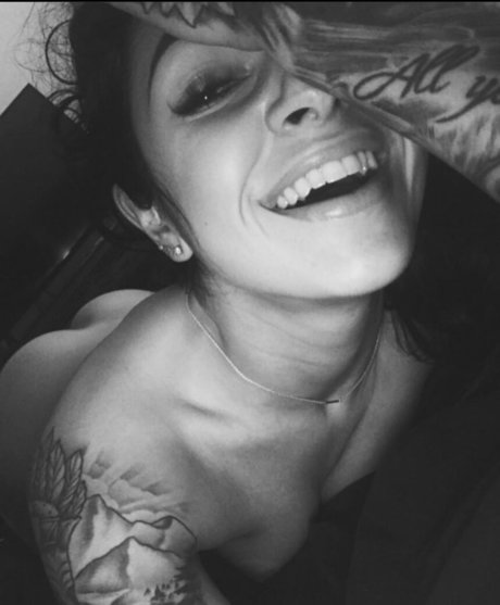 Foto desnuda filtrada de OnlyFans de Ratedxbabe
