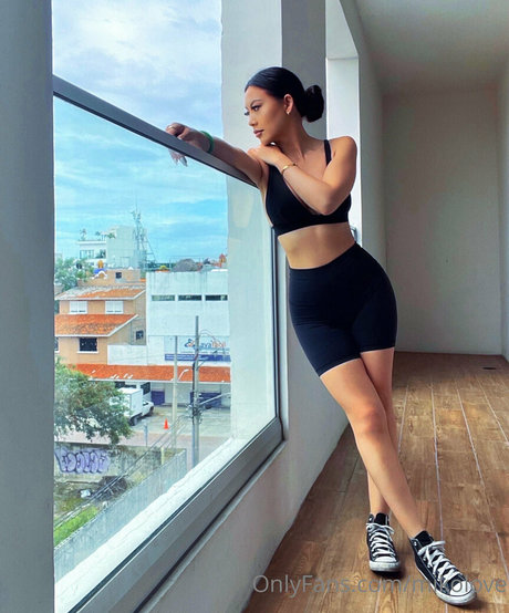 Foto desnuda filtrada de OnlyFans de Mikolove