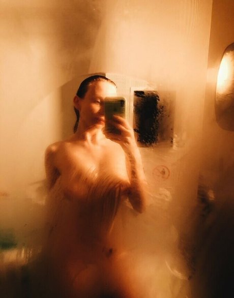 Annie Kinshova