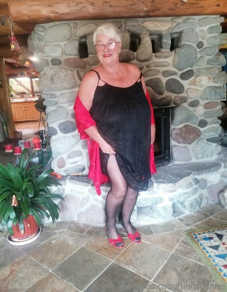 Foto desnuda filtrada de OnlyFans de Fungrannies