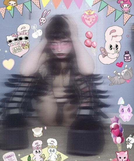 Tap3w0rm_tummy