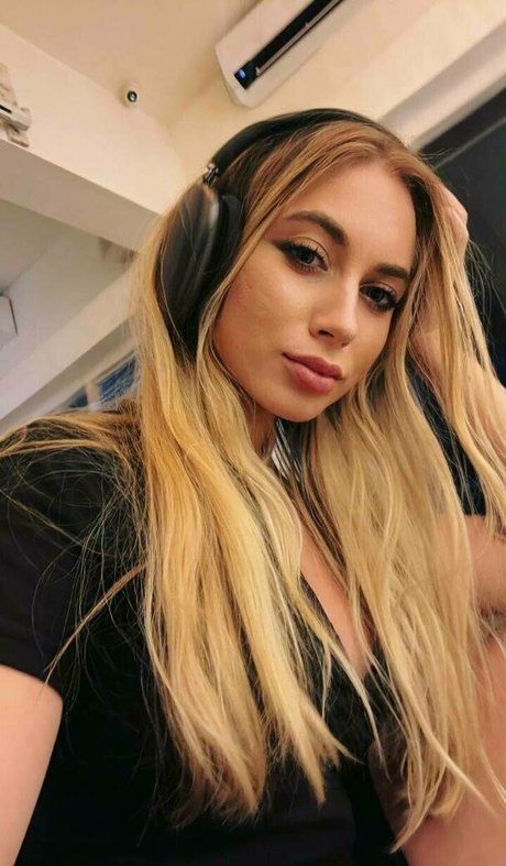 Foto desnuda filtrada de OnlyFans de Lolaafansvip
