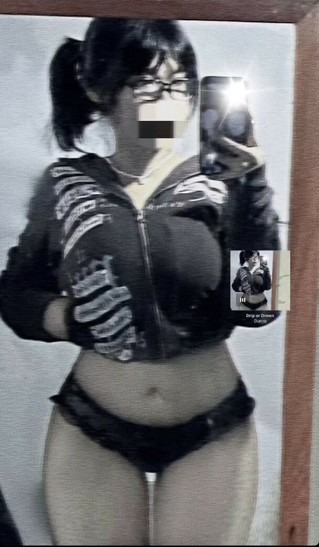 Foto desnuda filtrada de OnlyFans de Rzz666