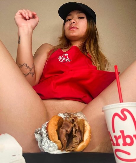 Foto desnuda filtrada de OnlyFans de Aznbbyegg