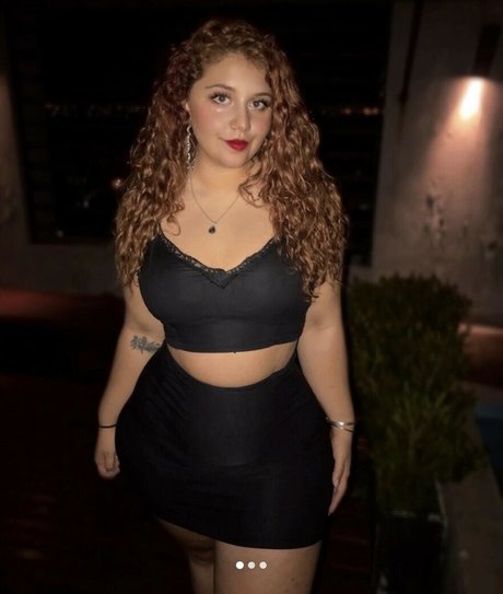 Curvy Medusa