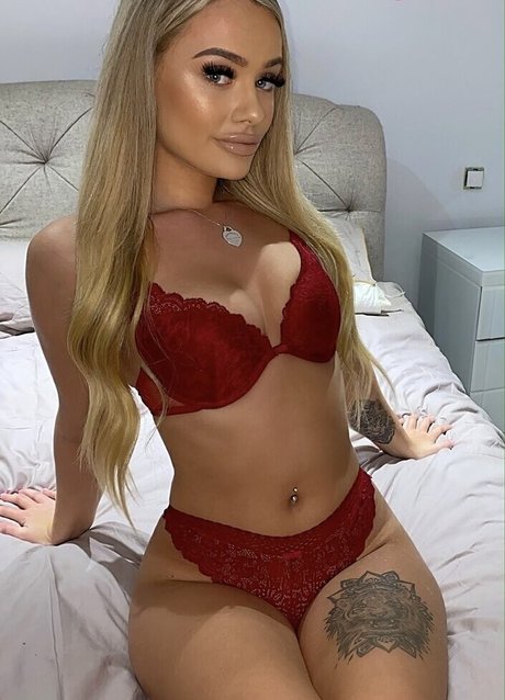 Foto desnuda filtrada de OnlyFans de Bad Barbie
