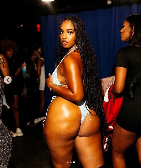 Foto desnuda filtrada de OnlyFans de Thetayaamarie