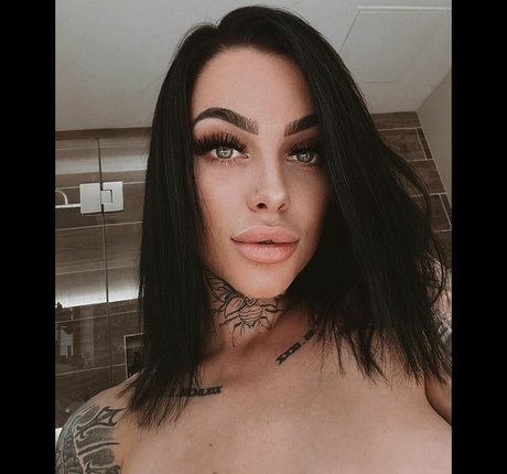 Foto desnuda filtrada de OnlyFans de Ssatan666