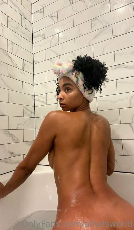 Foto desnuda filtrada de OnlyFans de Allydsworld