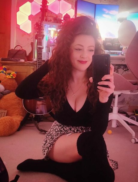 Foto desnuda filtrada de OnlyFans de Emmagraceguitar