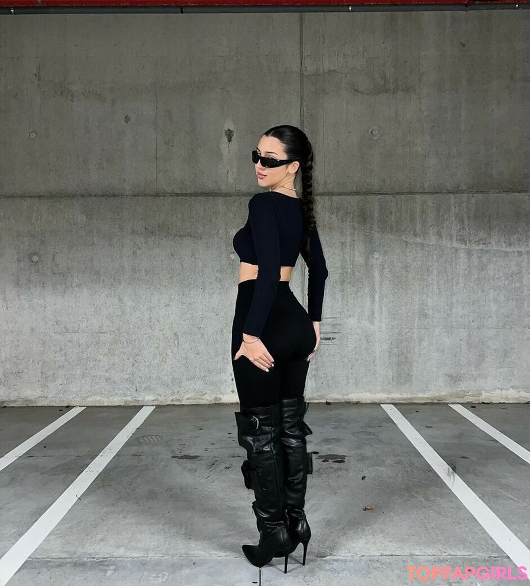 Foto desnuda filtrada de OnlyFans de Alyaferrari #3 Foto desnuda filtrada de OnlyFans de Alyaferrari #3