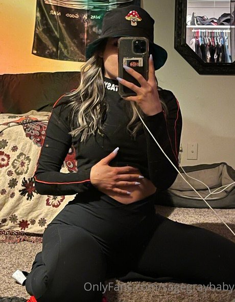 Foto desnuda filtrada de OnlyFans de Sageygraybaby