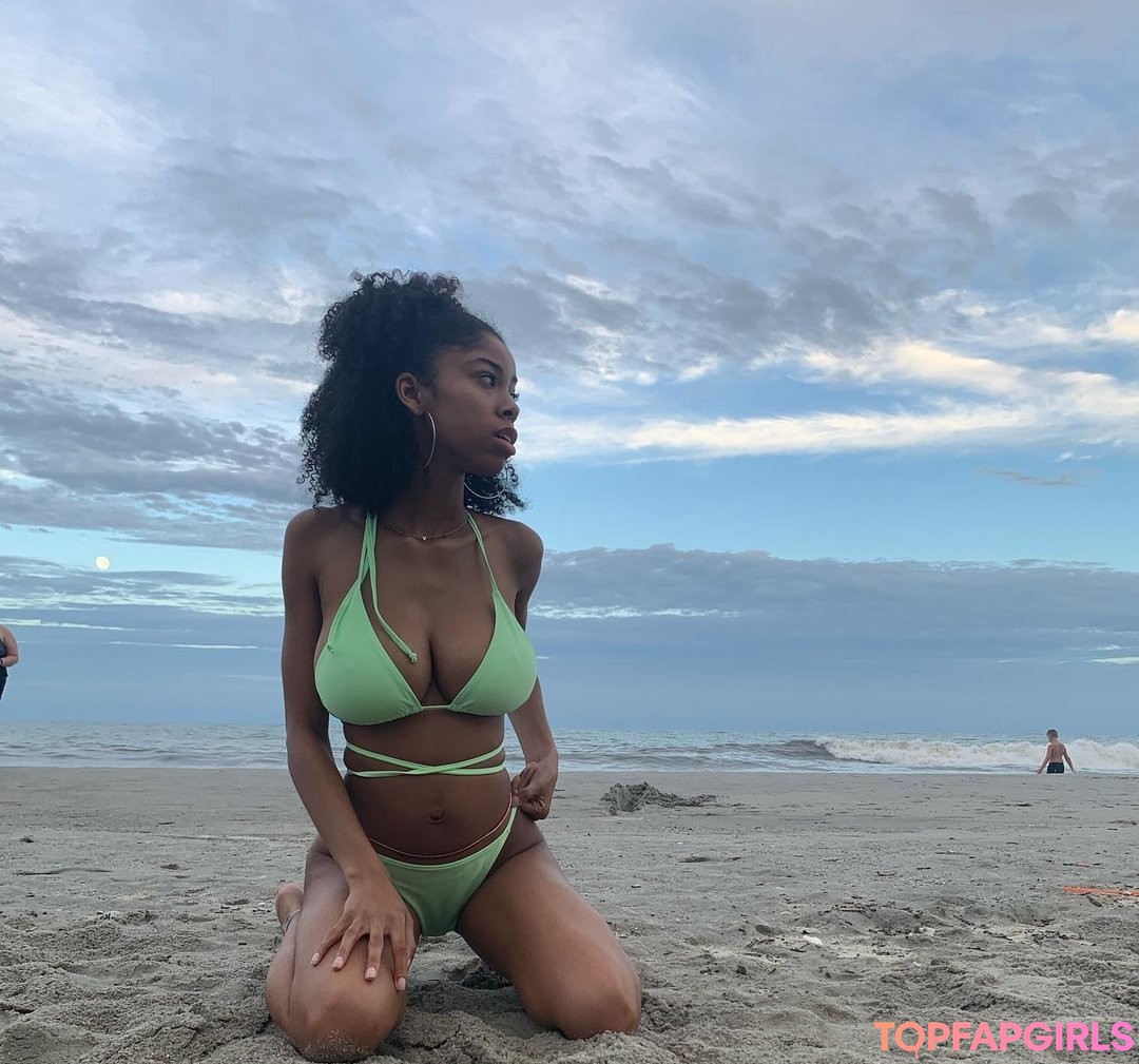 Foto desnuda filtrada de OnlyFans de Kira Imani #3 Foto desnuda filtrada de OnlyFans de Kira Imani #3