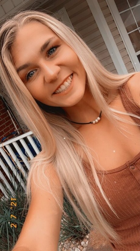 Foto desnuda filtrada de OnlyFans de Hunnyxoxo2