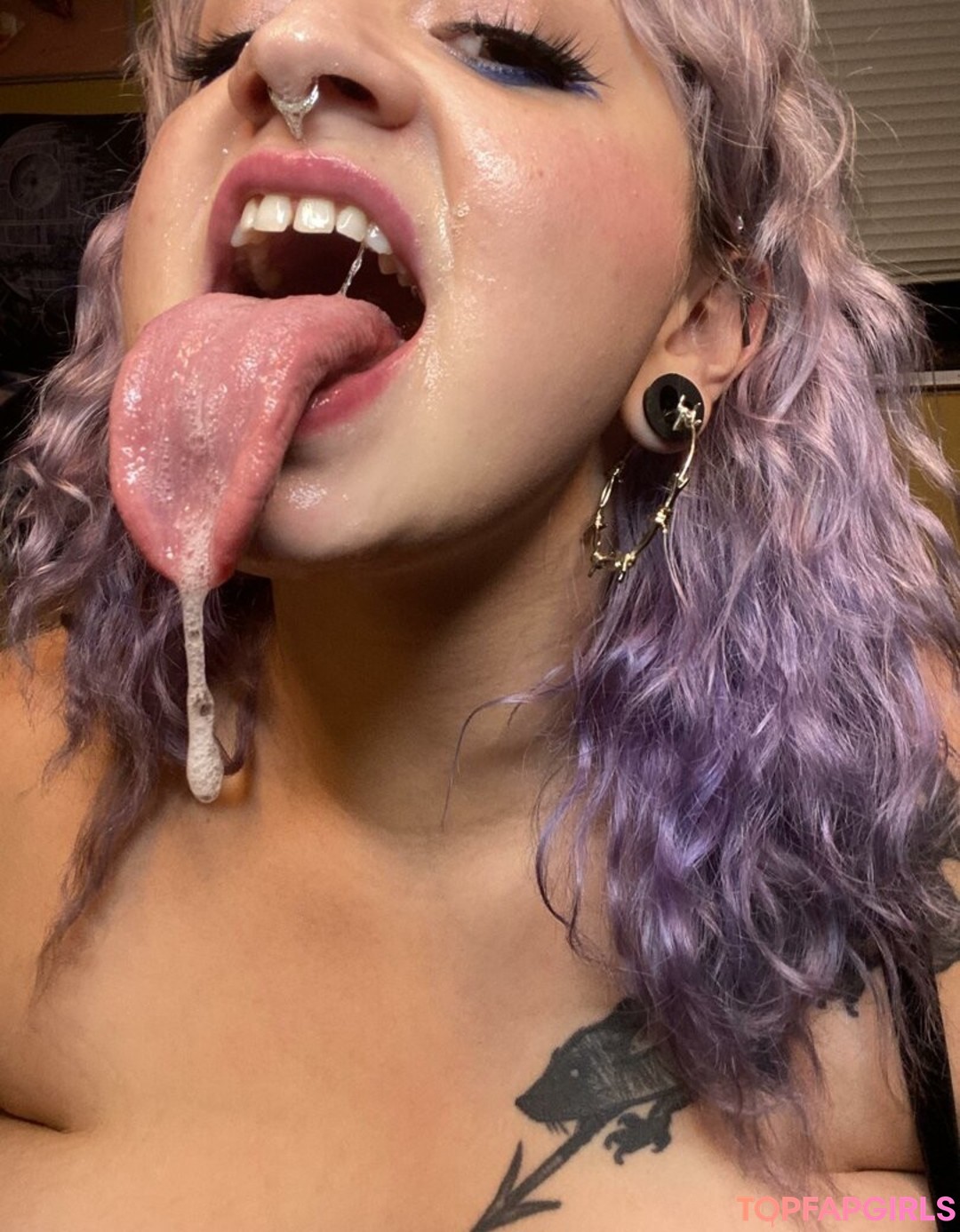 Foto desnuda filtrada de OnlyFans de Long Tongue Fetish #177 Foto desnuda filtrada de OnlyFans de Long Tongue Fetish #177