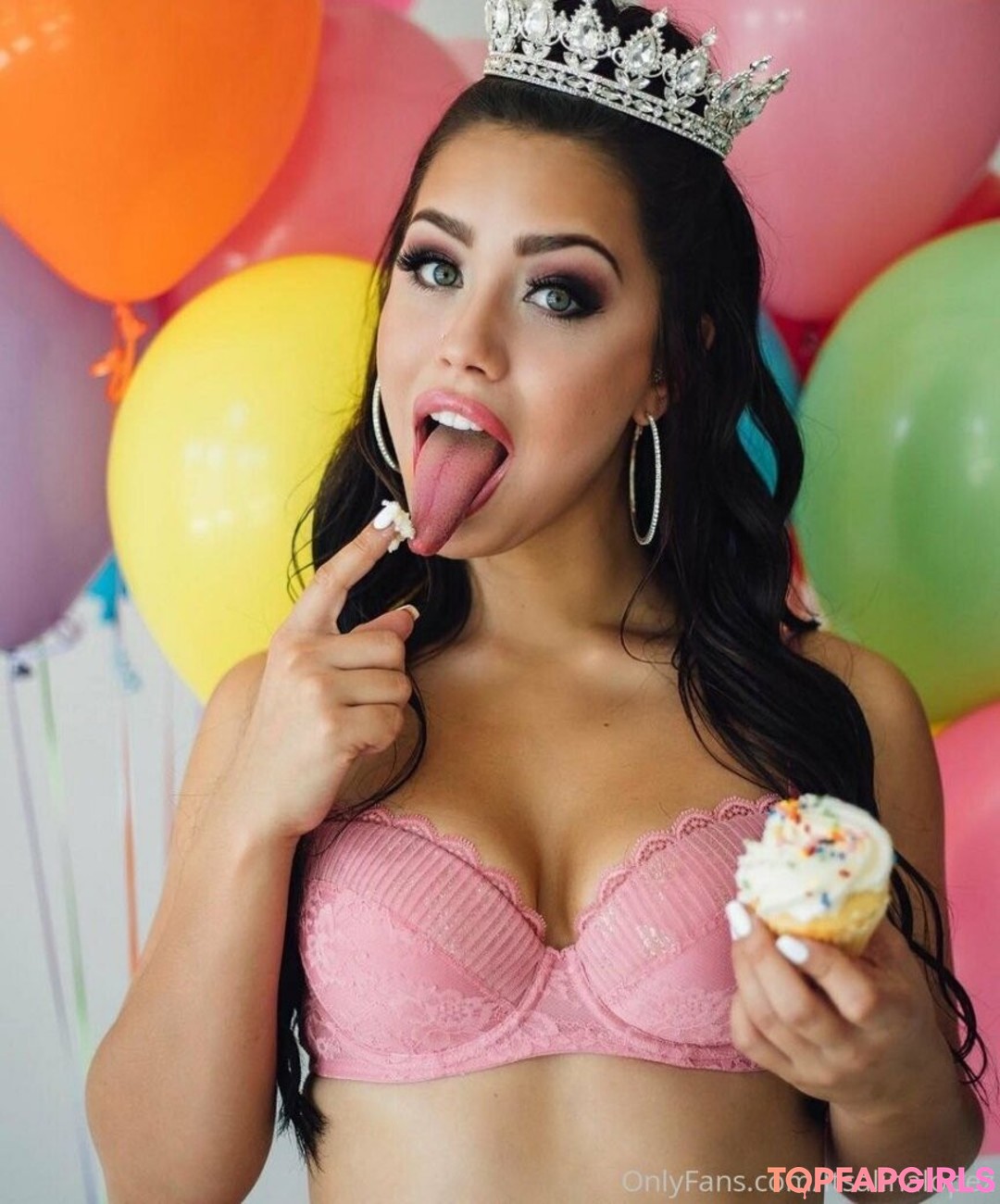 Foto desnuda filtrada de OnlyFans de Long Tongue Fetish #25 Foto desnuda filtrada de OnlyFans de Long Tongue Fetish #25