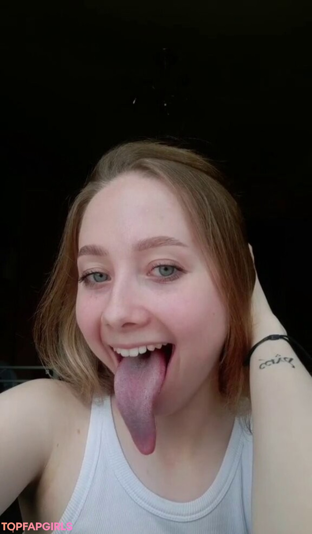 Foto desnuda filtrada de OnlyFans de Long Tongue Fetish #316 Foto desnuda filtrada de OnlyFans de Long Tongue Fetish #316