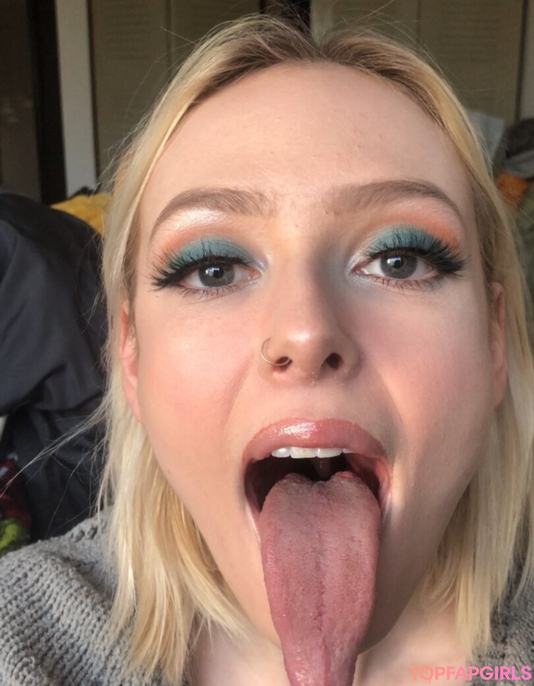 Foto desnuda filtrada de OnlyFans de Long Tongue Fetish #317 Foto desnuda filtrada de OnlyFans de Long Tongue Fetish #317