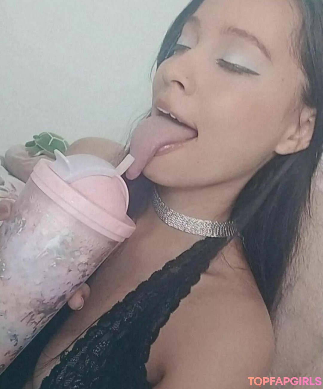 Foto desnuda filtrada de OnlyFans de Long Tongue Fetish #323 Foto desnuda filtrada de OnlyFans de Long Tongue Fetish #323