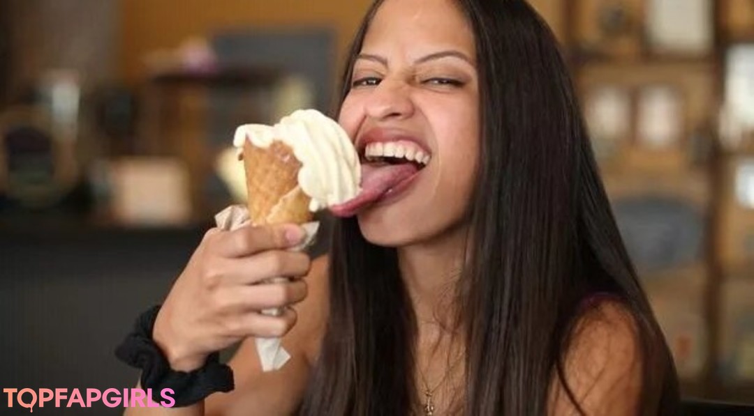 Foto desnuda filtrada de OnlyFans de Long Tongue Fetish #64 Foto desnuda filtrada de OnlyFans de Long Tongue Fetish #64