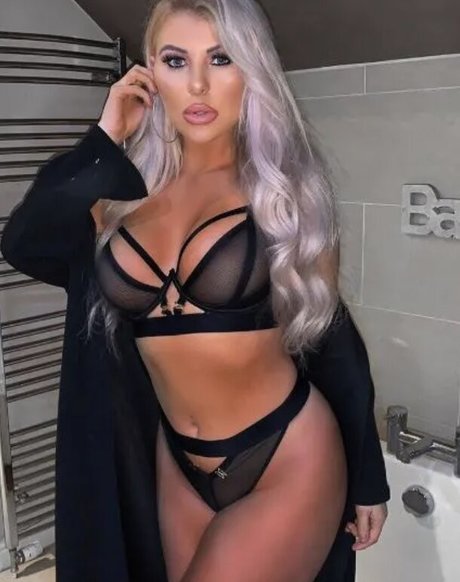 Foto desnuda filtrada de OnlyFans de Chloe Gabrielle Chaloner