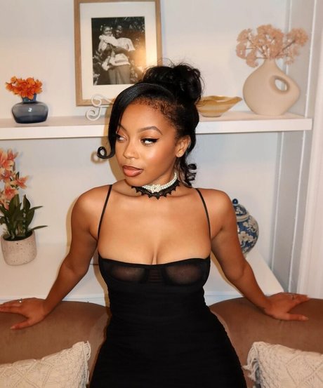 Cleopatra Lee