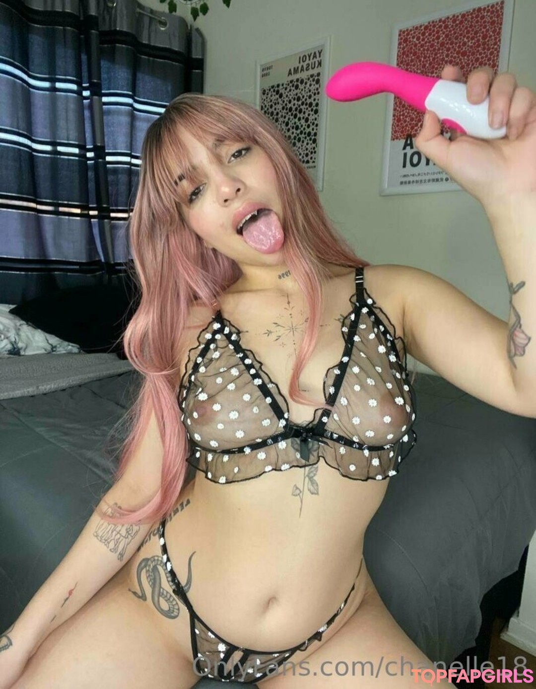 Foto desnuda filtrada de OnlyFans de Chanelle18 #104 Foto desnuda filtrada de OnlyFans de Chanelle18 #104