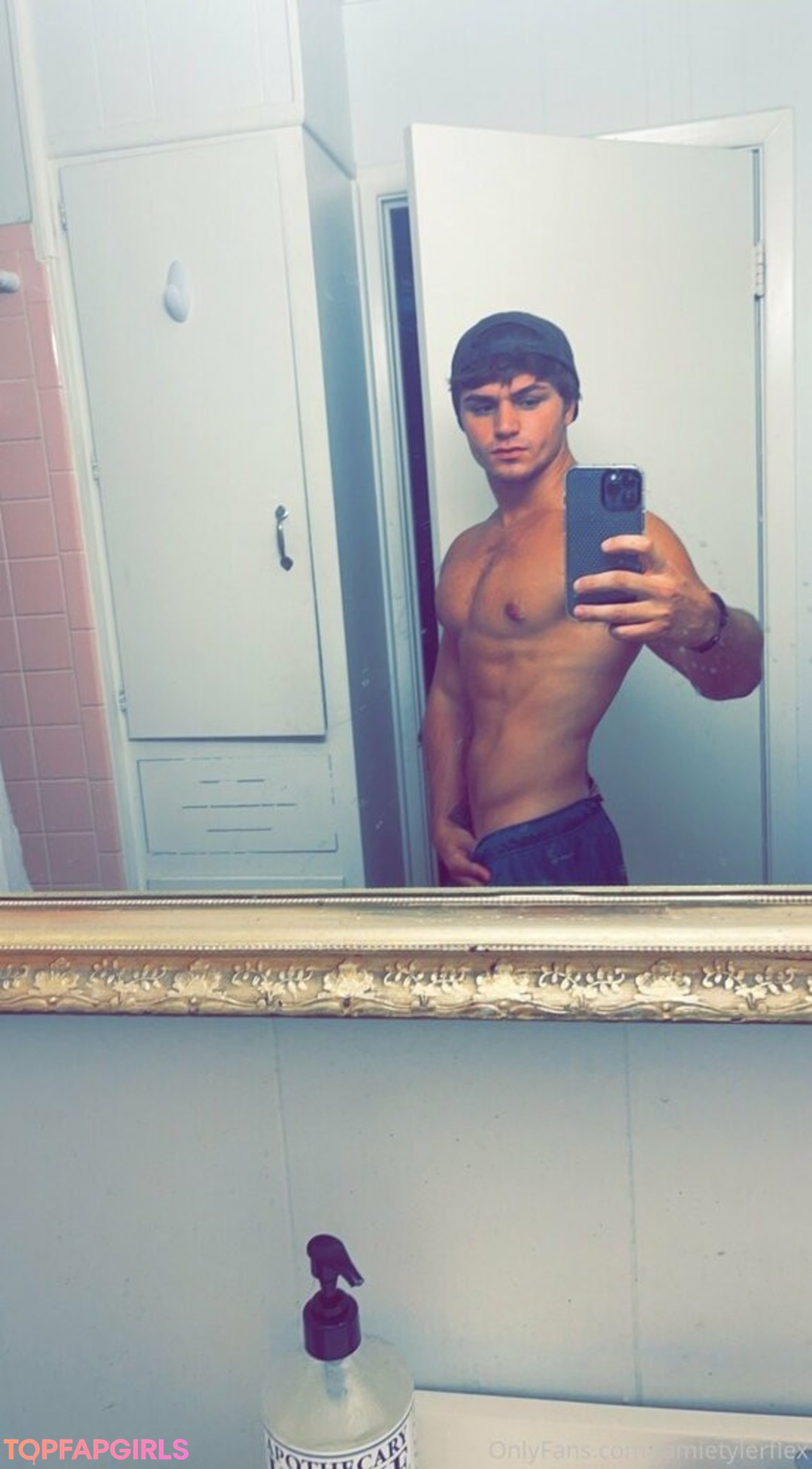 Foto desnuda filtrada de OnlyFans de Jamietylerflex #51 Foto desnuda filtrada de OnlyFans de Jamietylerflex #51