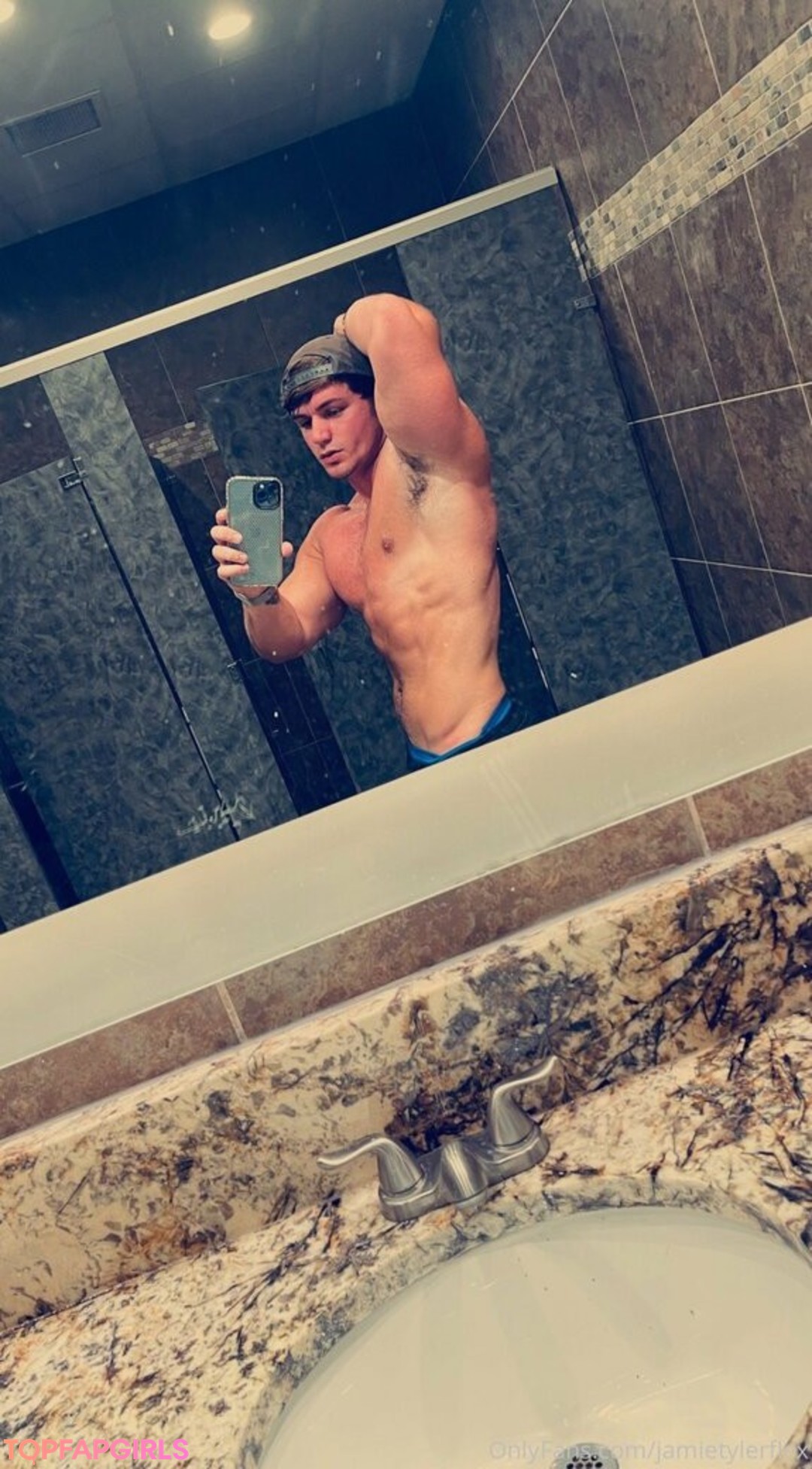 Foto desnuda filtrada de OnlyFans de Jamietylerflex #53 Foto desnuda filtrada de OnlyFans de Jamietylerflex #53