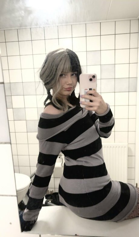 Foto desnuda filtrada de OnlyFans de Pinkballzs
