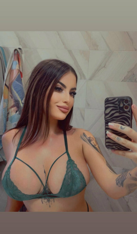 Foto desnuda filtrada de OnlyFans de Alexiaalove