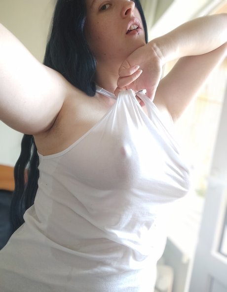 Foto desnuda filtrada de OnlyFans de Jennybiatch